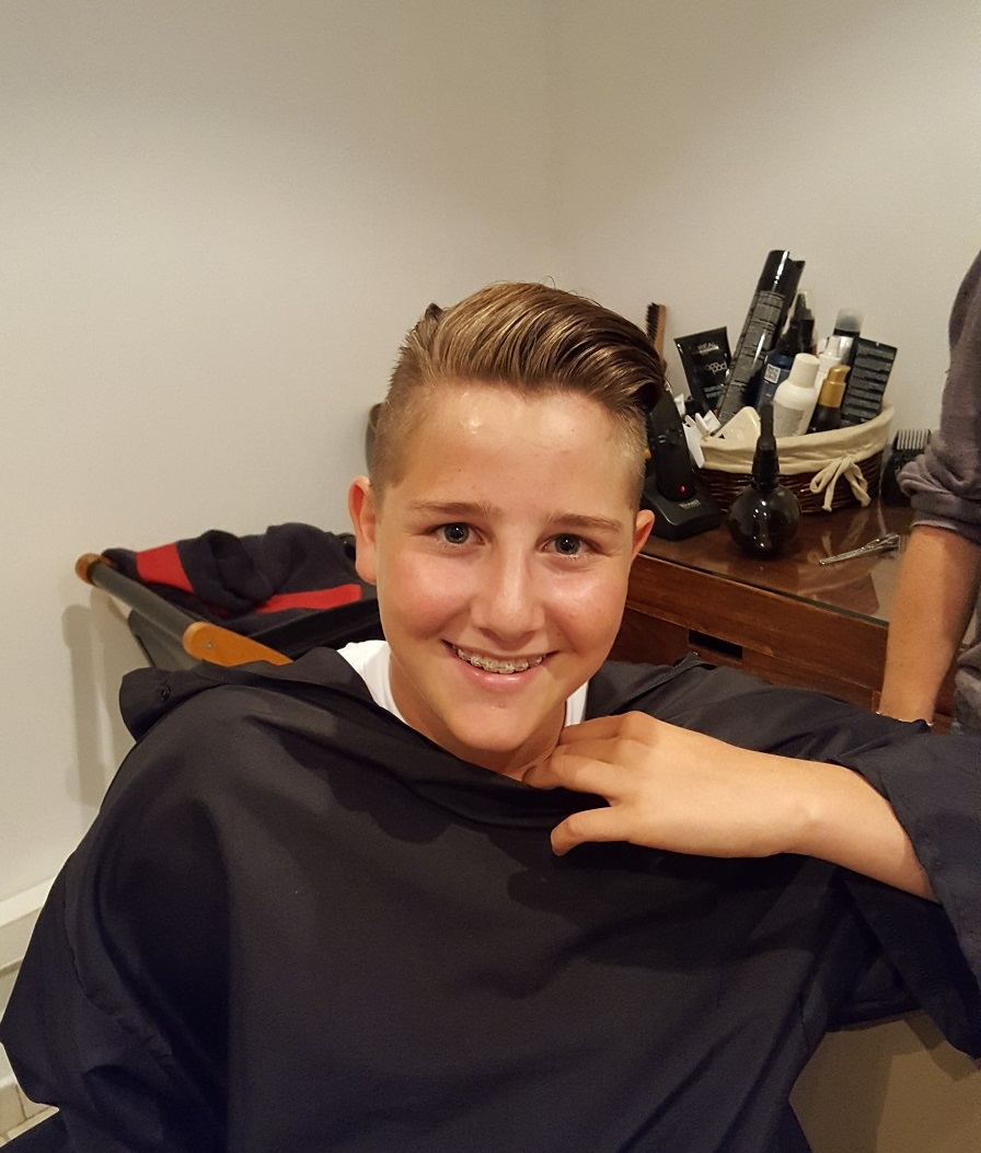 Coiffure jeune joueur Rugby – vue de face